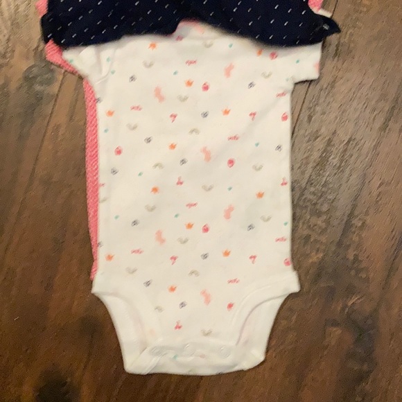 Newborn Girls 3 pack Onesie Set - Picture 3 of 5